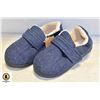 Image 1 : NEW GUMUSSERVI MENS BLUE SZ 9 SLIPPERS