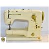 Image 1 : BERNANIRE SEWING MACHINE