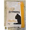 Image 1 : 8 KG OF ECONOMY CAT FOOD