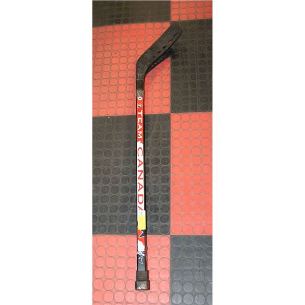 SET OF MINI HOCKEY STICKS