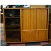 Image 1 : OAK TV STAND W/STEREO APPROX H-45" W-16.5" L-54"
