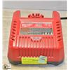 Image 1 : MILWAUKEE 28V RAPID CHARGER