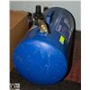 Image 1 : CAMPBELL HAUSFELD 11 GALLON AIR TANK