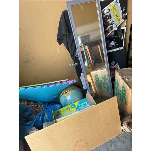 Storage Locker Contents Vernon BC Locker F06