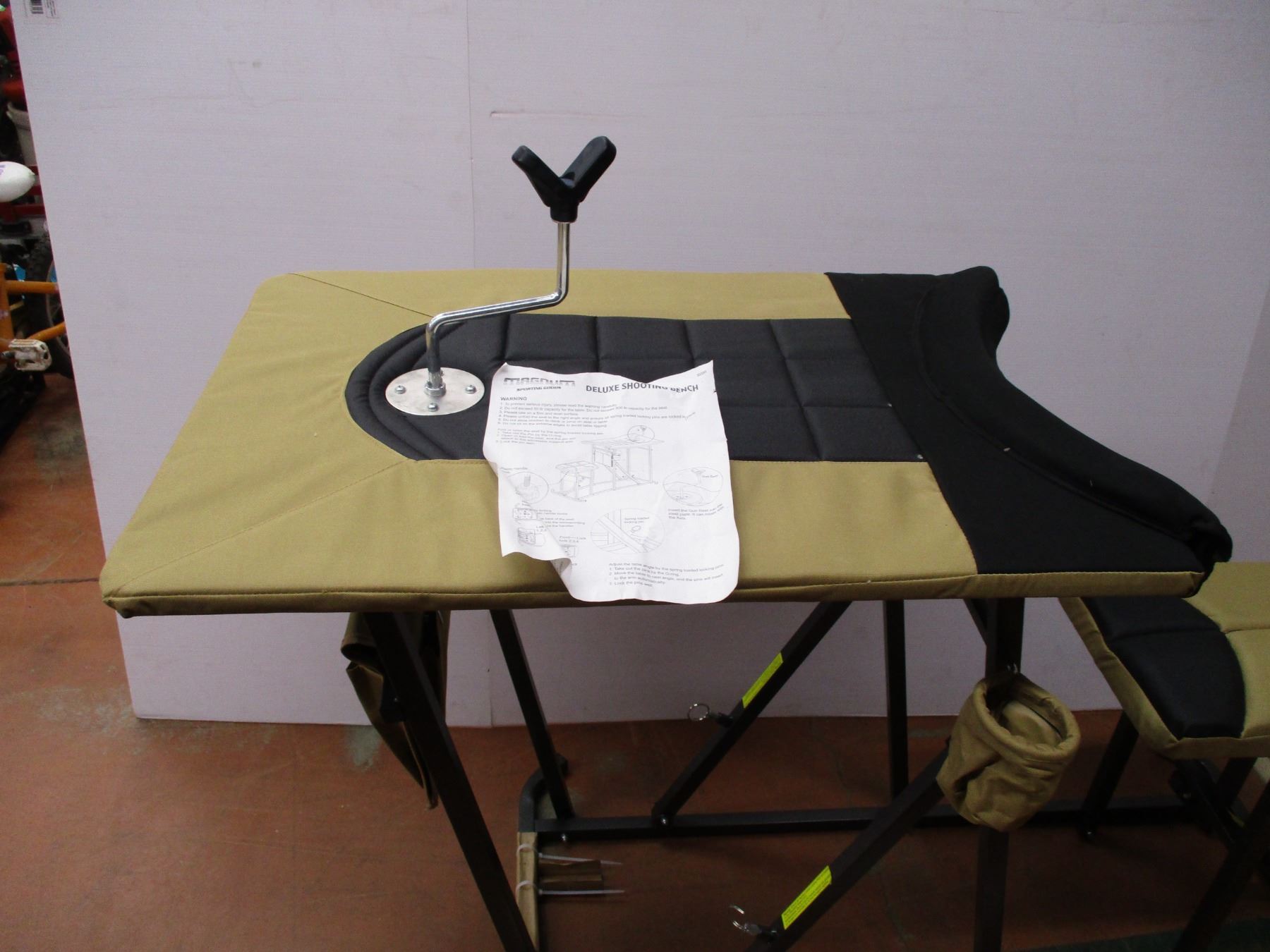 *Deluxe shooting bench