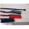 Image 3 : (3) snow brushes + adjustable walking cane