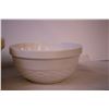 Image 3 : (3) Ceramic Mixing Bowls (Basket Weave Patterned)