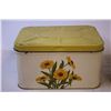 Image 2 : Vintage Tin Breadbox + Matching Cookie Tin