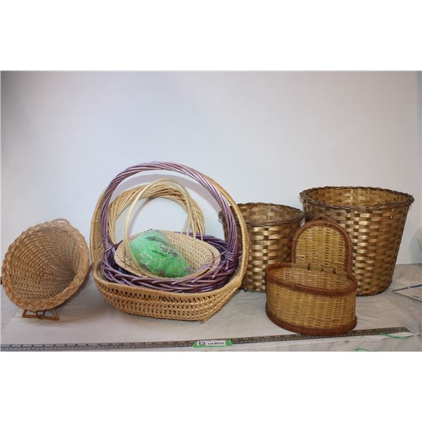 *(9) Assorted Wicker Items