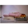 Image 1 : (8) Blankets