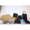 Image 1 : (14) Hand and Make-up Bags