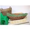 Image 3 : (4) Baskets and Vintage Pop Bottle Carrier