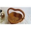 Image 2 : Wooden Basket With 50th Wine cups and bowl