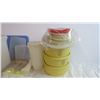 Image 2 : Assorted Tupperware containers