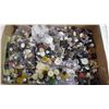 Image 2 : Box of Assorted Buttons