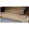 Image 2 : Box of assorted blankets