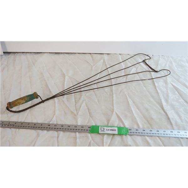 Machine Rug Beaters *Rug Beater - Bodnarus Auctioneering