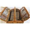 Image 2 : Picnic set in Wicker Basket
