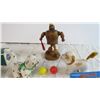 Image 2 : Assorted Wind up and bobble toys
