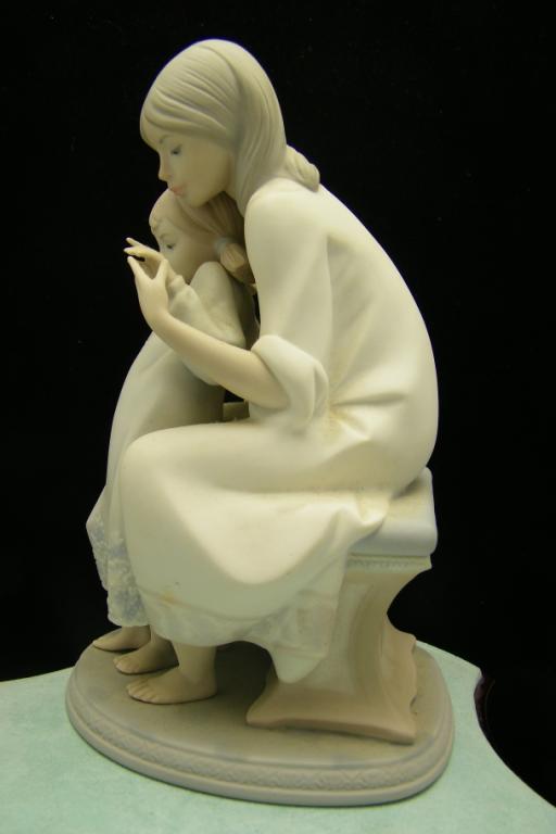 LLadro Figurine Mother & Daughter 1527