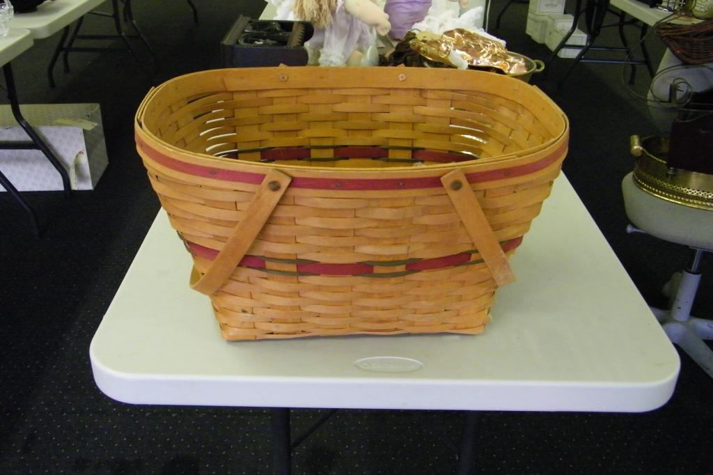 Large Longaberger Basket 20" W x 10.5" H