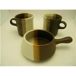 McCoy 2 Mugs & Bean Pot - 4" H