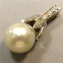 14K GOLD 19x8 MM AKOYA PEARL 0.05 CTS SAPPHIRE PENDANT