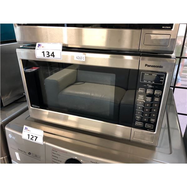 PANASONIC MODEL NN-ST663S STAINLESS STEEL 20" X 16" X 12" MICROWAVE OVEN