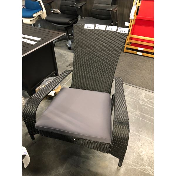 PATIOFLARE BLACK/GREY MUSKOKA LOUNGE CHAIR