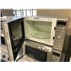 Image 2 : PANASONIC MODEL NN-SD671S STAINLESS STEEL MICROWAVE