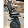 Image 2 : HERMAN MILLER AERON GRAPHITE FULL ADJUSTABLE TASK CHAIR (SIZE B) RETAIL $1842 CAN