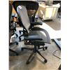 Image 2 : HERMAN MILLER AERON GRAPHITE FULLY ADJUSTABLE TASK CHAIR (SIZE B) RETAIL $1923 CAN
