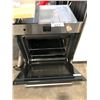 Image 2 : BOSCH STAINLESS STEEL MODEL HBE5457UC BUILT IN CONVECTION OVEN (MISSING TEMP CONTROL KNOB)