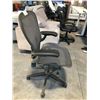 Image 2 : HERMAN MILLER AERON GRAPHITE FULLY ADJUSTABLE TASK CHAIR (SIZE C) RETAIL $2021 CAN