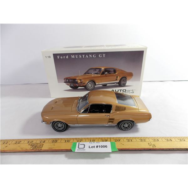 Ford Mustang GT 1:18 scale-side mirror needing reattachment