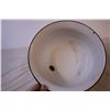 Image 2 : Enamel Chamber Pot