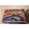 Image 2 : Hot Wheels Track and Car Carrier w/ Cars