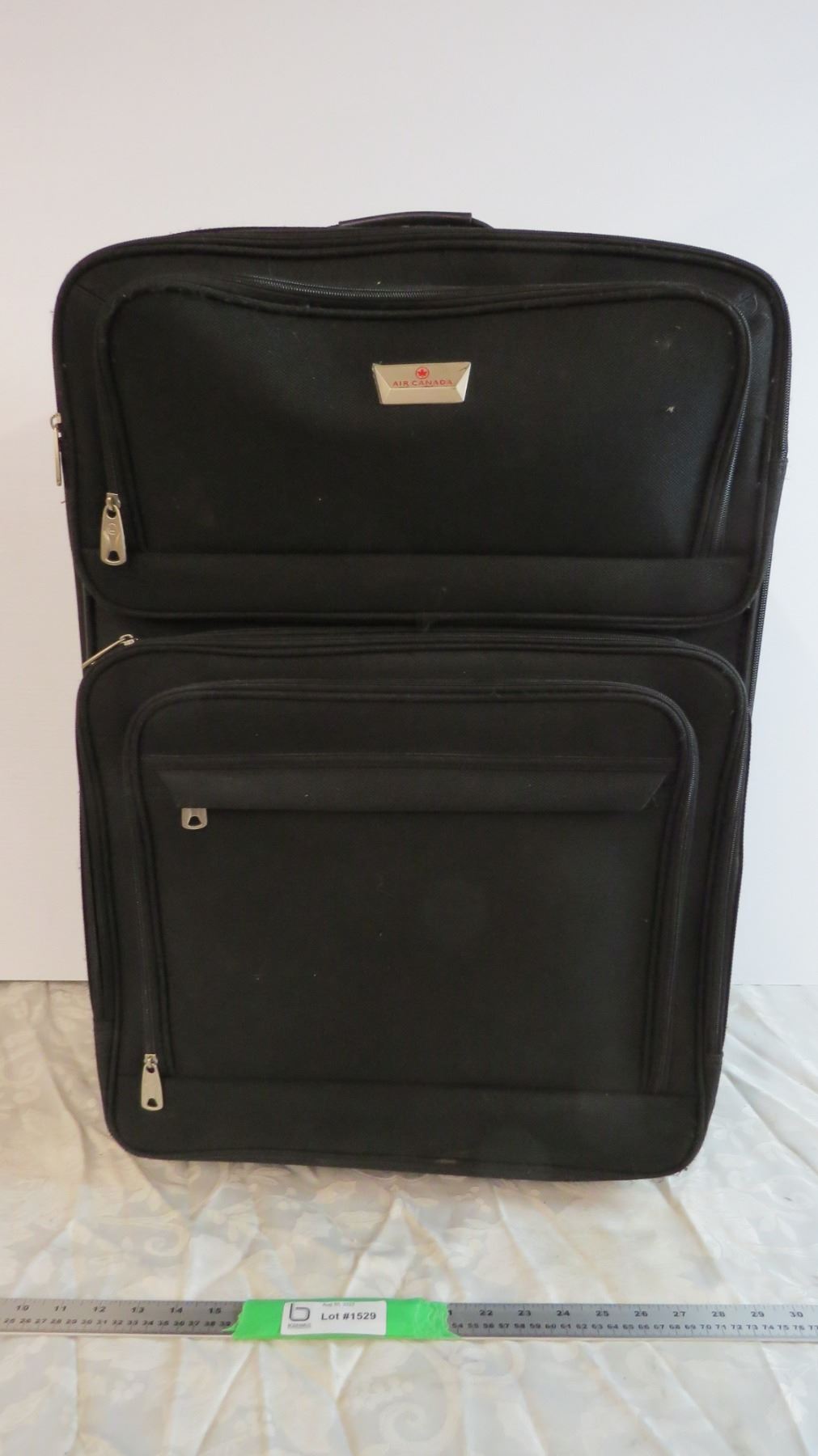 *Air Canada Suitcase Bodnarus Auctioneering