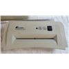 Image 2 : Fellowes Paper Shredder with Metal Reel