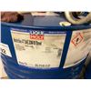 Image 2 : 50 GALLON DRUM OF LIQUI MOLY 20-50 MOTOR OIL COMPLETE WITH PUMP