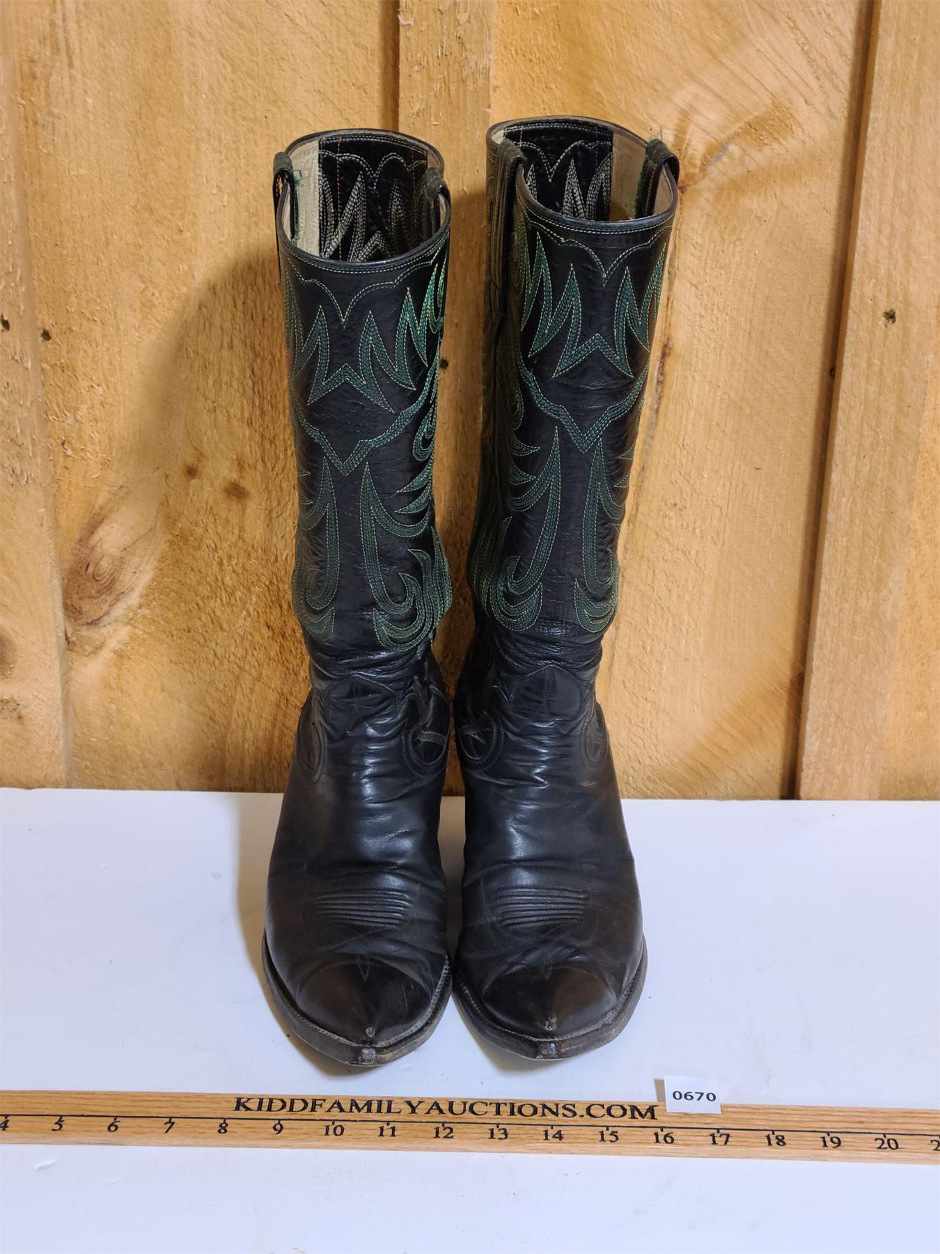 VINTAGE TOOLED DYED LEATHER COWBOY BOOTS MENS SZ 9 Kidd Family vintage-tooled-dyed-leather-cowboy-boots-mens-sz-9-kidd-family