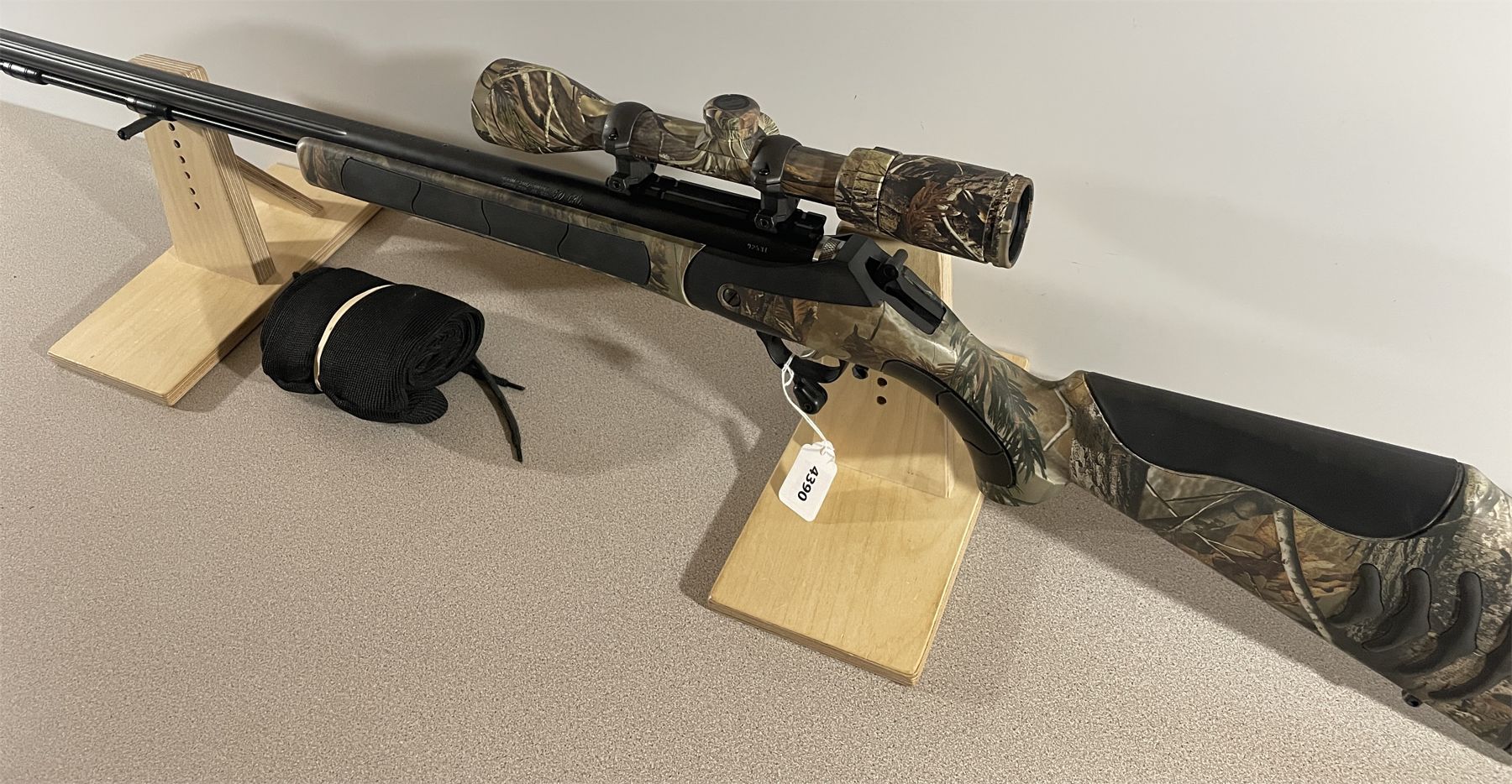 Bone Collector Rifle THOMPSON CENTER BONE COLLECTOR MODEL IN .50 BP