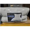 Image 2 : 2 PAIRS OF UTOPIA BEDDING SUPER PLUSH PREMIUM PILLOWS & 90"X96" QUEEN GRAND DUVET