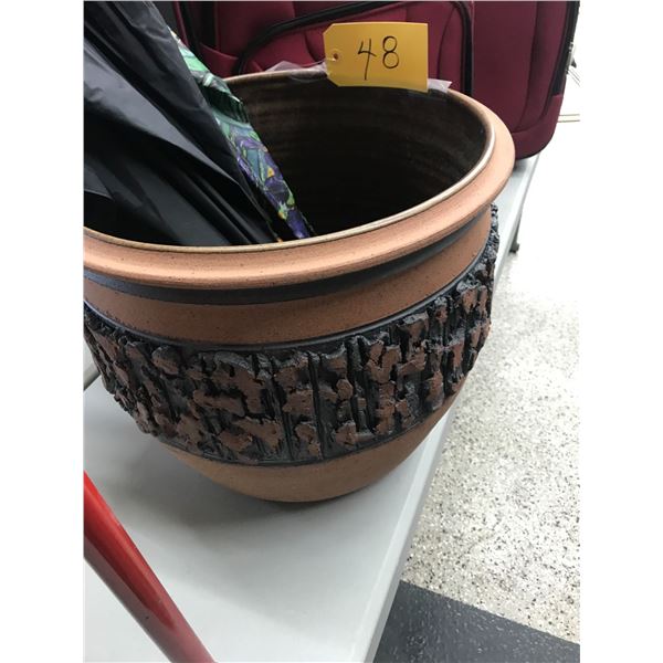 Large Heavy Pot