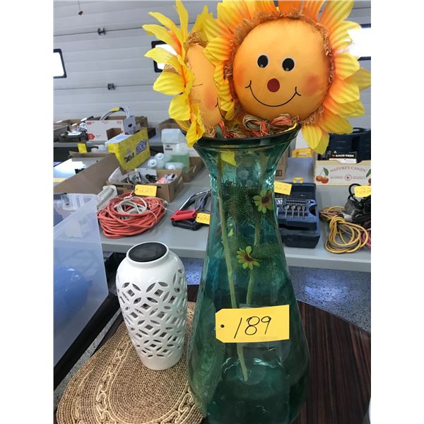 Large Vase and 2- Place Matts