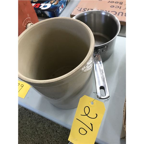 Medalta Crock & Kirkland Pot