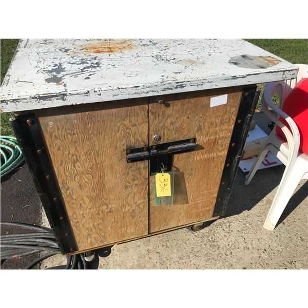 Work Shop Table on Wheels