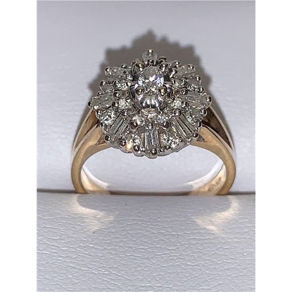 ESTATE ASSET - Ladies Vintage 14K Gold Diamond Cluster Top Ring ( approx 1.0 carat of brilliant cut 