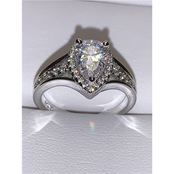 Vera Wang Styled ladies 1.0 Carat Pear cut Solitaire Cluster Ring size 7