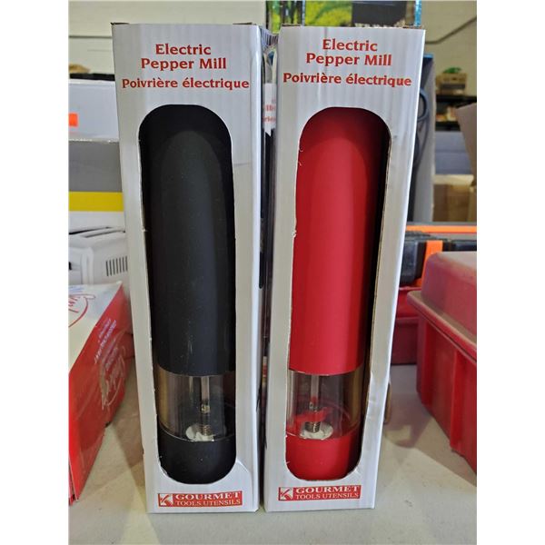 New Gourmet Tool Utensils Electric Salt & Pepper Grinder Set - Red & Black